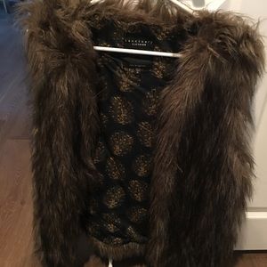 Fur vest